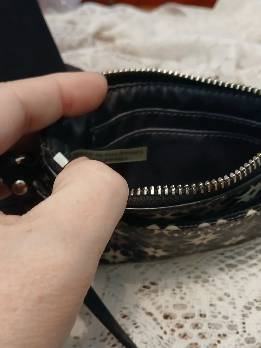 Coach wristlet black